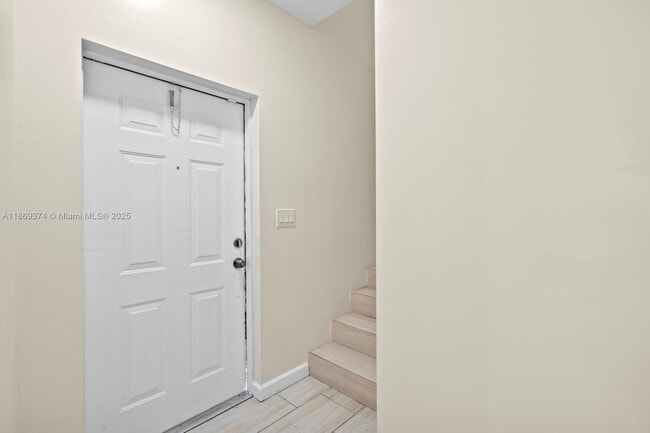 Photo - 2700 Creekside Dr