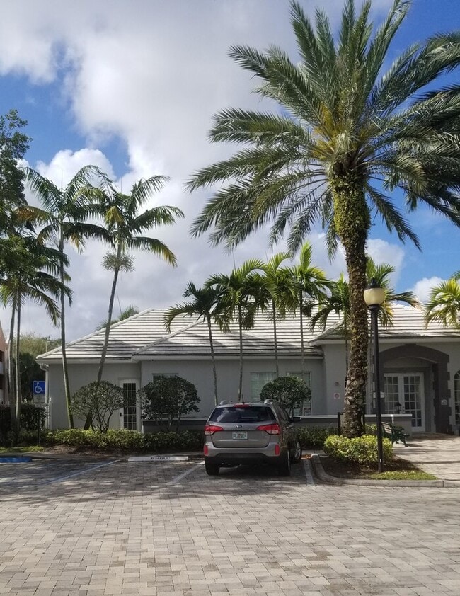 Photo - Elegant 2bedrooms 2 bathrooms Unit 308