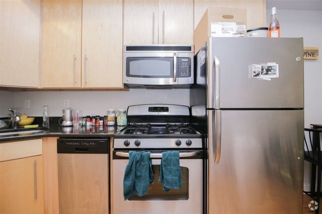 Building Photo - 314 Monroe St Unit 7 Rental