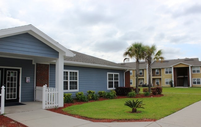 Ochlockonee Pointe Apartments