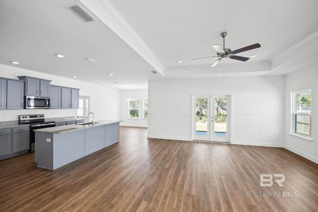 Photo - 1301 Holland St