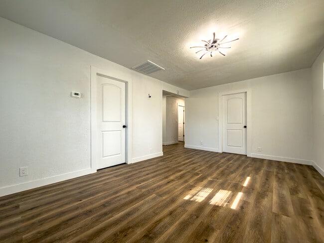 Photo - 612 Atwood Ave