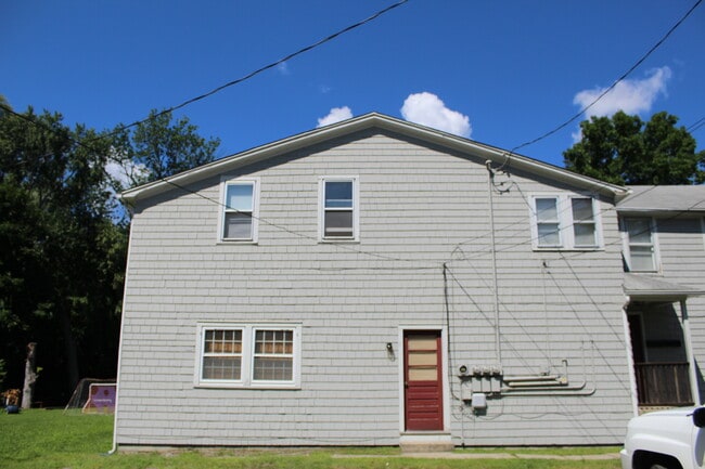 Building Photo - 23 Fleetwood Ave Unit 2nd floor