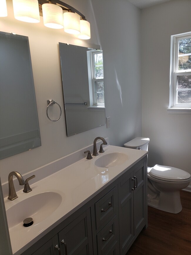 Photo - 145 Round Keep Ln