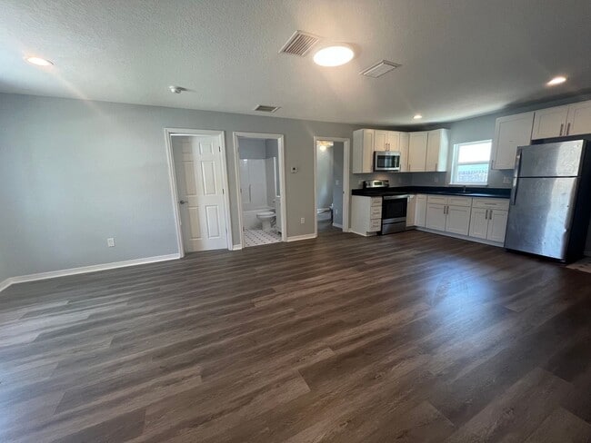 Photo - GORGEOUS 4BR/1BA Zephyrhills