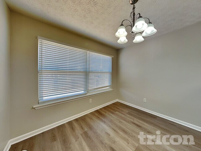 Photo - 185 Labrea Blvd