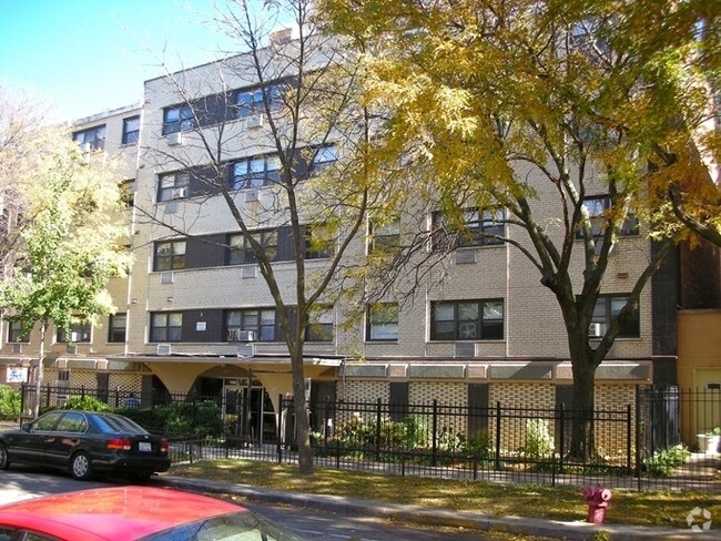 Building Photo - 6011 N Kenmore St Rental