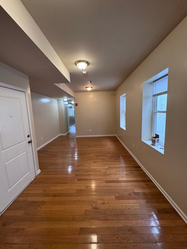 Building Photo - 1625 W Diamond St Rental