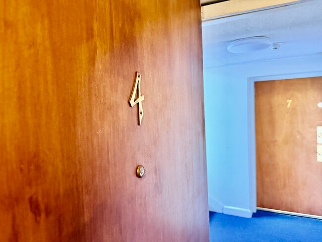 Building Photo - 770 Cummins Hwy Unit 4