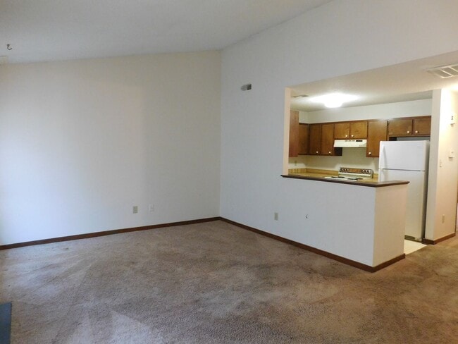 Photo - 1542 College Way