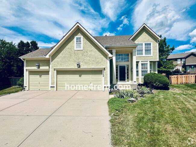 Building Photo - Updates Throughout, Finished Basement, Fen... Rental
