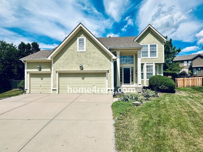 Building Photo - Updates Throughout, Finished Basement, Fen... Rental