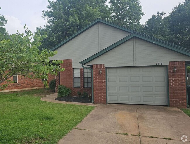 Building Photo - Very Nice 2 bedroom 2 bath home in Edmond ...