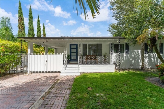 Building Photo - 2031 SW 66th Ave