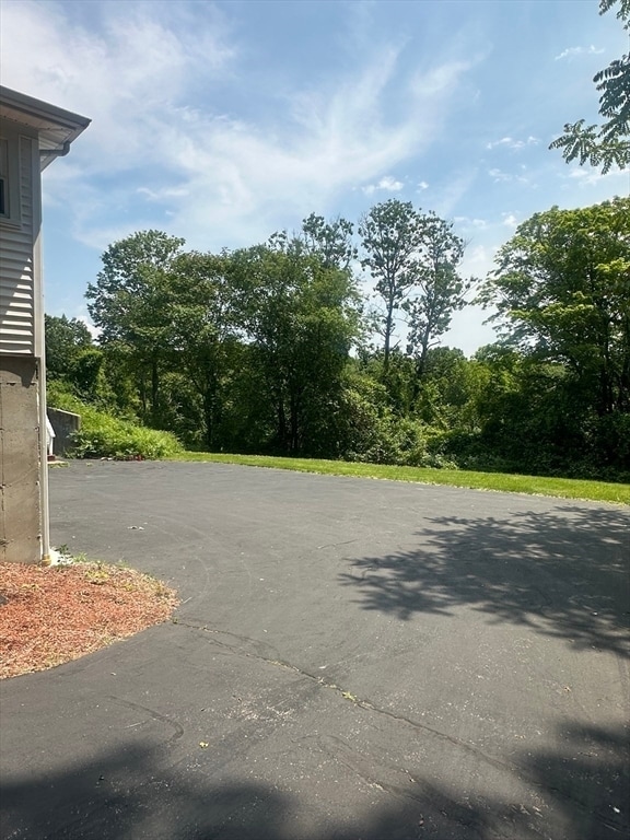 Photo - 585 Burncoat St