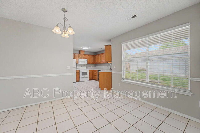 Photo - 313 Summerset St