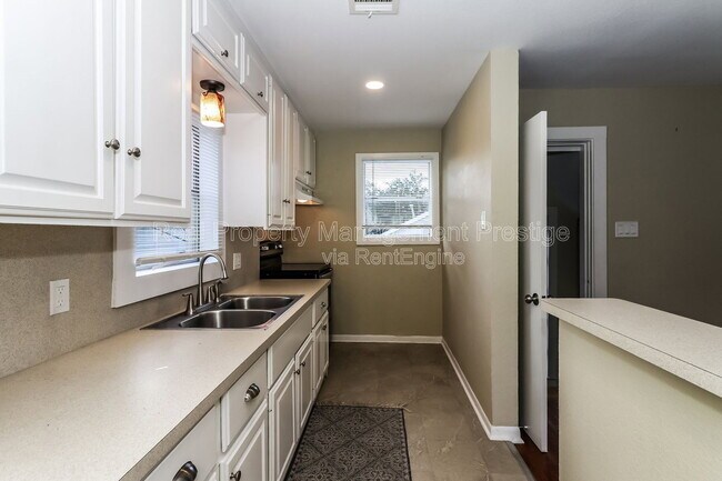 4715 Avenue P 1/2 Rear