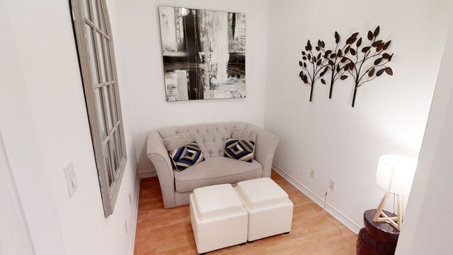 Photo - 761 Bay St. Unité SI FL1-ID1473119P