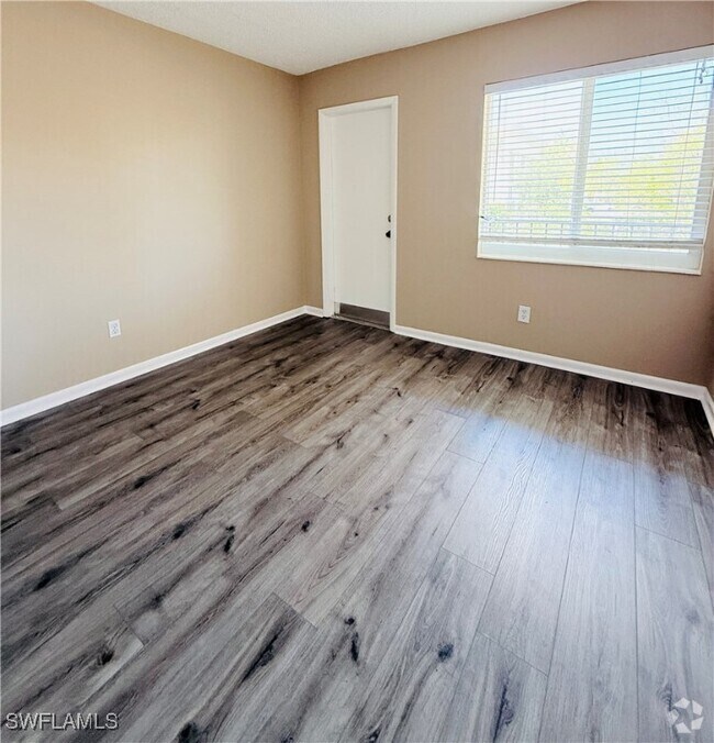 Building Photo - 3250 10th St N Unit B6 Rental