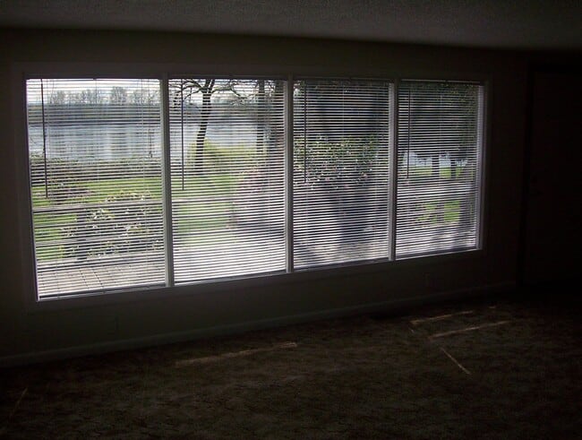 Photo - Waterfront Home on 1.5 Acres + 2 Car Garage + Fenced Yard (Vancouver – Evergreen Hwy)