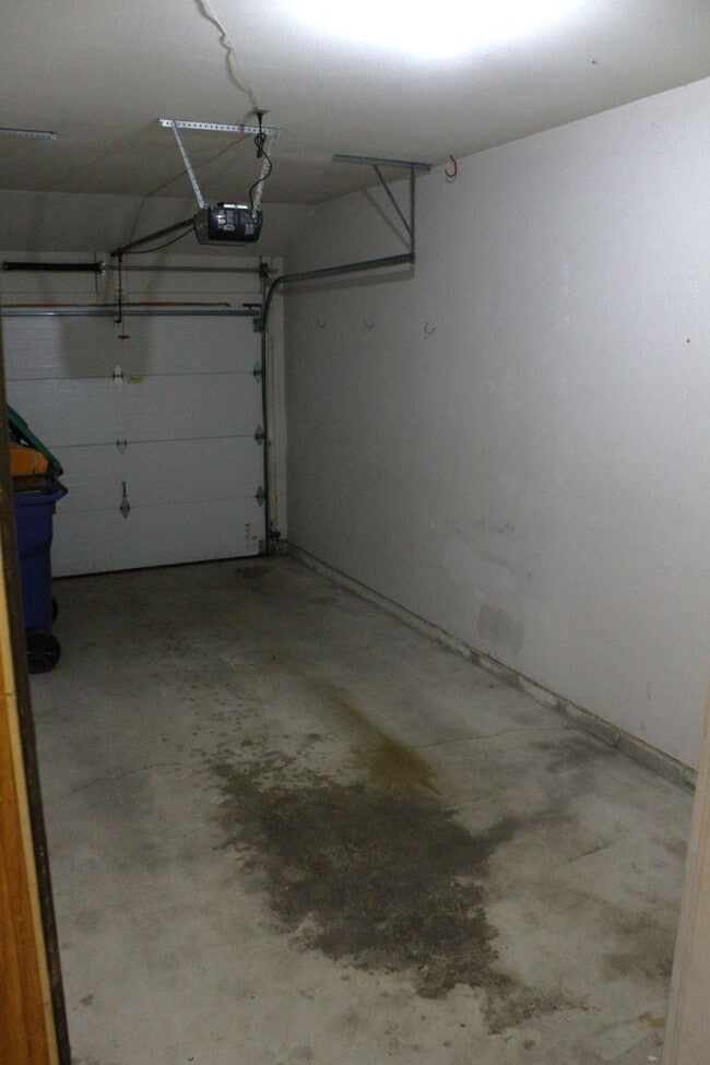 Photo - 376-376 Thomas Dr Unit 374