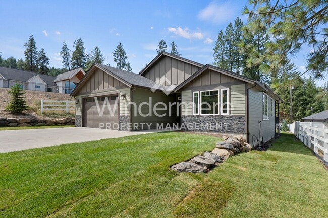 Building Photo - * Available Now* Furnished or Unfurnished ... Rental
