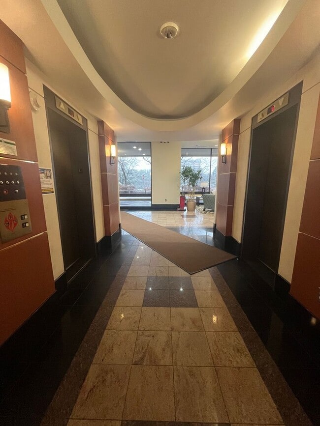 Photo - 203 Yoakum Pkwy Unit 203 Yoakum Parkway #1218