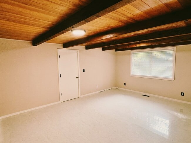 Photo - Gorgeous 5-Bed, 2-Bath Two Story Home in T...