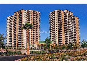 Building Photo - TWO WEEKS FREE RENT*** Gorgeous One Las Ve... Rental