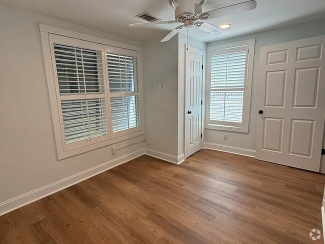 Building Photo - 9 1st St Unit 2 Rental