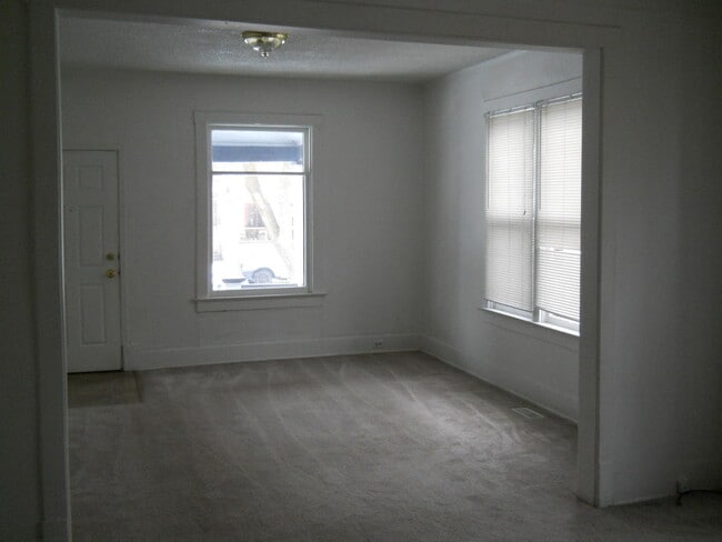 Photo - Cute 2bd/1ba Vintage Bungalow