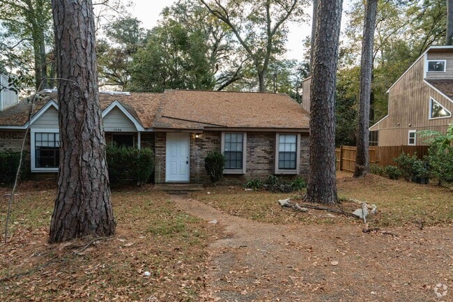 Building Photo - 1224 Brafforton Dr Rental