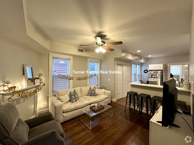 Building Photo - 157 Hampshire St Unit 1 Rental