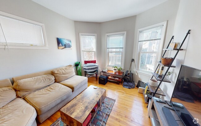 Building Photo - 25 Tufts St Unit 2 Rental