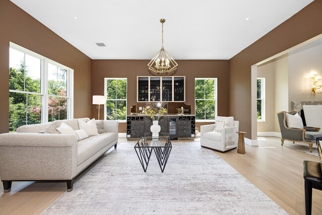 Photo - 241 E Saddle River Rd Unidad SI ID1495030P