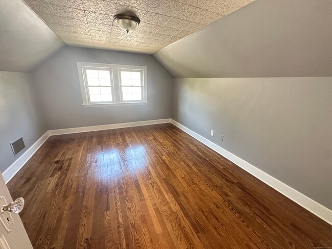 Photo - 18 Woodmont Rd