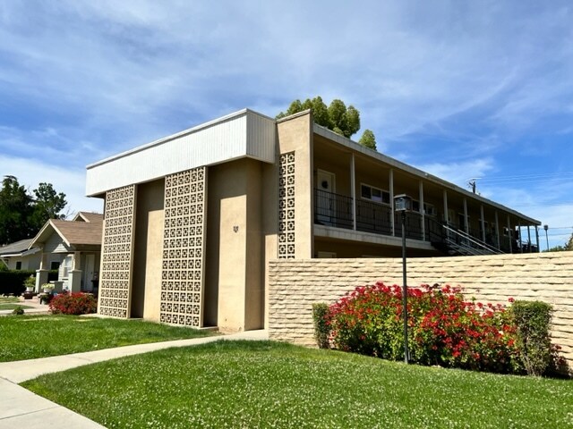 Photo - 121 S L St House
