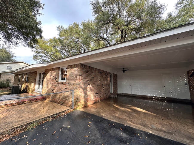 Photo - 538 Hillview Rd