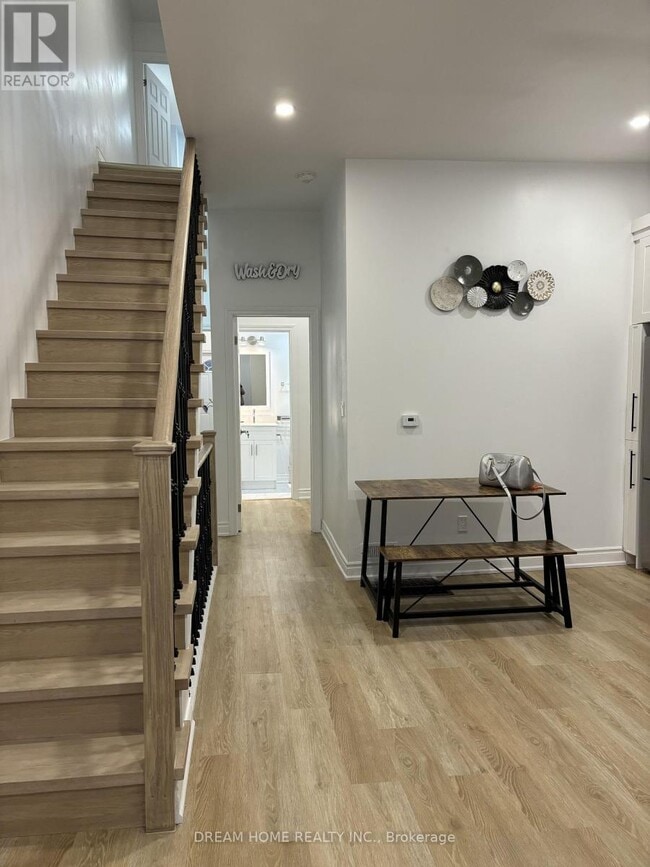 Photo - 337 Mutual St