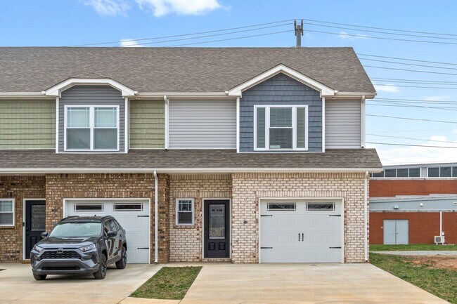 Photo - Pet Friendly Three Bedroom!