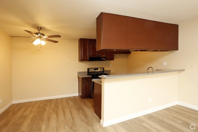 Kitchen/Dinng Area