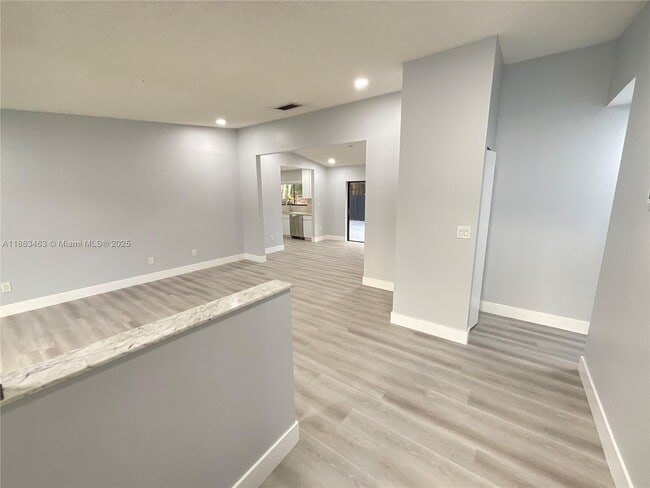 Photo - 6101 NW 199th St