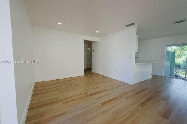 Photo - 11316 Peachtree Dr Unit 2