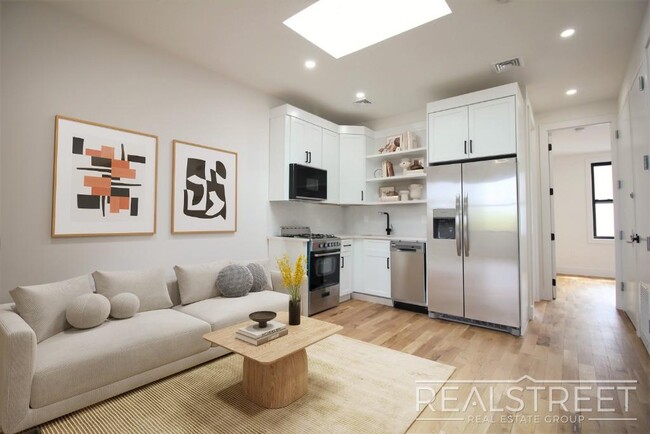 Building Photo - Stunnging NEW 4 Bed floor trhu in Bed Stuy/Ocean Hill with in unit W/D!