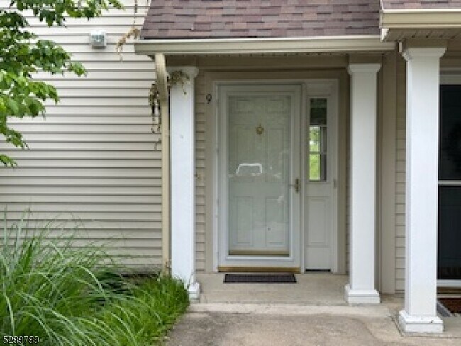 Photo - 9 Beardslee Cir Unit 9