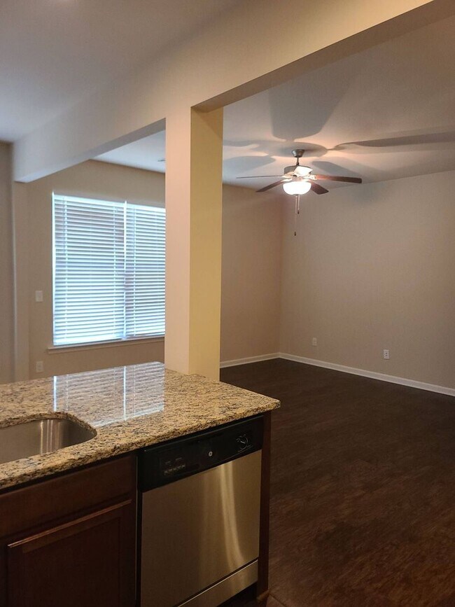 Photo - 196 Highland Pointe Cir E