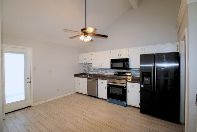 Photo - 5558 Oak Branch Cir N