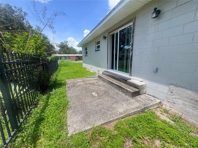 Photo - 1700 S Oleander Ave