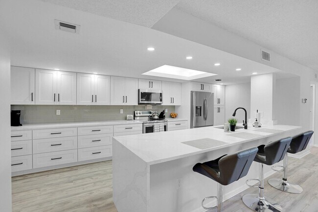 Photo - 2455 Lindell Blvd Unit 3303