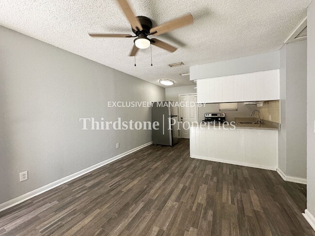 Photo - 1160 Comanche St Unidad 4
